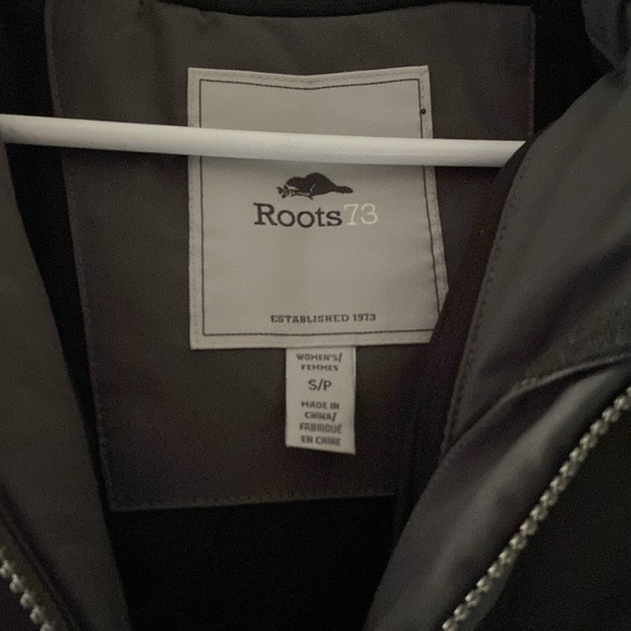 SOLD Women's Northlake Roots 73  Insulated Jacket with Removable Hood - Picture 4 of 11